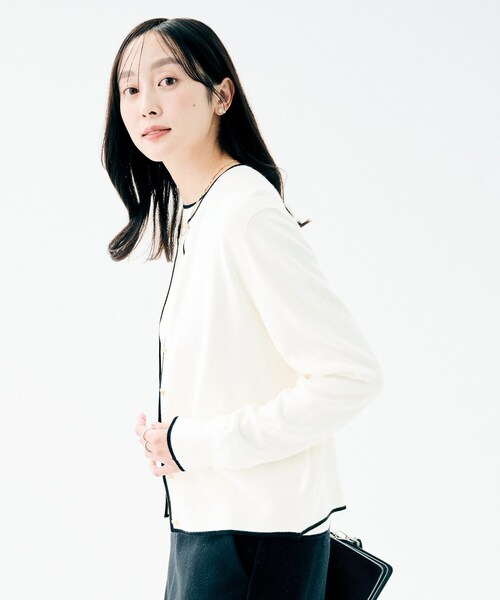 UNTITLED(アンタイトル)の「【アンサンブル可/洗える】ウォームスパン カーディガン(カーディガン/ボレロ・レディース・ブルー系その他/ホワイト系7/ブラック系4/ライトグレー系4/レッド系1・48/00/02/04/44)」の17枚目の写真