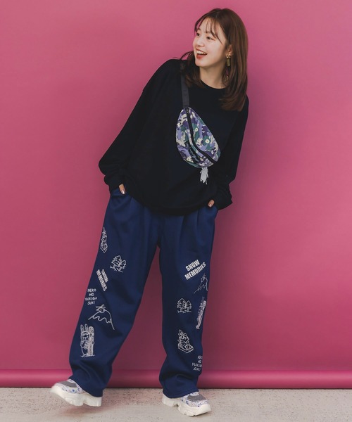 ScoLar Parity（スカラーパリティ）の「353129：ラビルとネコのスノーメモリー裏起毛パンツ（デニムパンツ・レディース・ブラック/ベージュ/ブルー・M）」の5枚目の写真