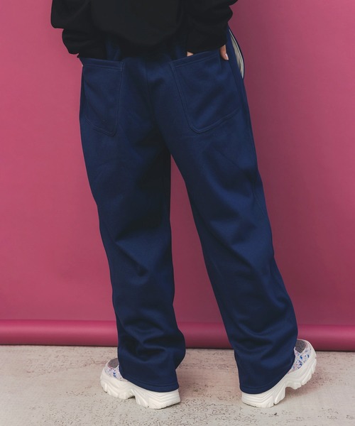 ScoLar Parity（スカラーパリティ）の「353129：ラビルとネコのスノーメモリー裏起毛パンツ（デニムパンツ・レディース・ブラック/ベージュ/ブルー・M）」の8枚目の写真