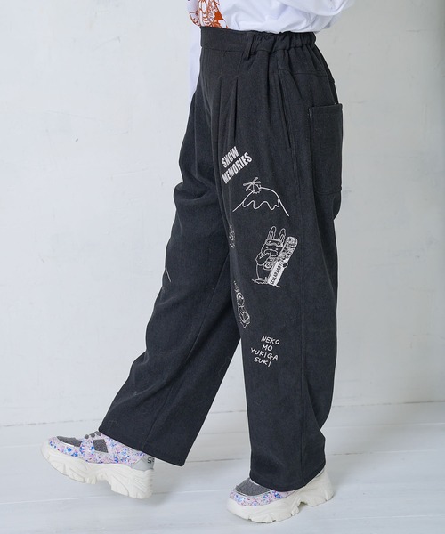 ScoLar Parity（スカラーパリティ）の「353129：ラビルとネコのスノーメモリー裏起毛パンツ（デニムパンツ・レディース・ブラック/ベージュ/ブルー・M）」の19枚目の写真