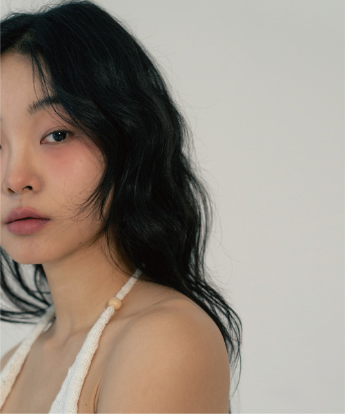 ZIZEMUSEUM（ジゼミュージアム）の「HALTER NECK BEADS KNIT (IVORY)（Tシャツ/カットソー・レディース・その他・OS）」の2枚目の写真