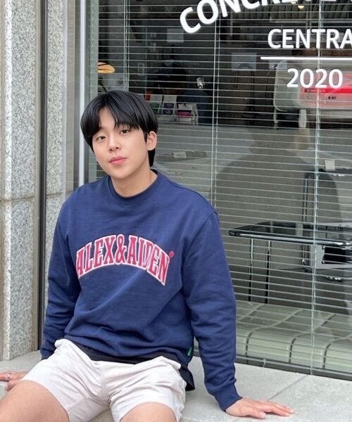 ALEXNAIDEN（アレックスエンエイデン）の「ラインビッグアーチロゴスウェット（ネイビー）（スウェット・レディース・ネイビー・SMALL/MEDIUM/LARGE/X-LARGE）」の3枚目の写真