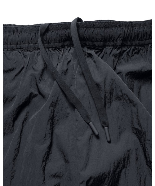 F.C.Real Bristol(エフシーレアルブリストル)の「BIG LOGO NYLON EASY SHORTS(その他パンツ・メンズ・ブラック/ブルー/レッド/オフホワイト・XX-LARGE/X-LARGE/LARGE/MEDIUM/SMALL)」の10枚目の写真