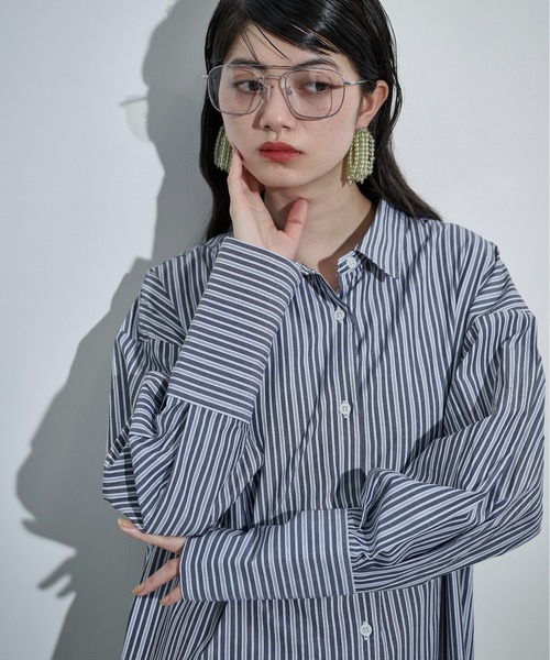 THE YOn(ザヨン)の「ラウンドヘムストライプシャツワンピース(シャツワンピース・レディース・ライム/ブラウン/チャコールグレー・FREE)」の20枚目の写真