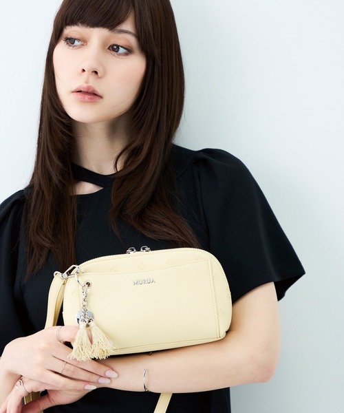 MURUA（ムルーア）の「MURUA(ムルーア)ミニショルダーバッグ MR-B1414 エンボスシリーズ（ショルダーバッグ・レディース・イエロー/ネイビー/ブラック・FREE）」の4枚目の写真