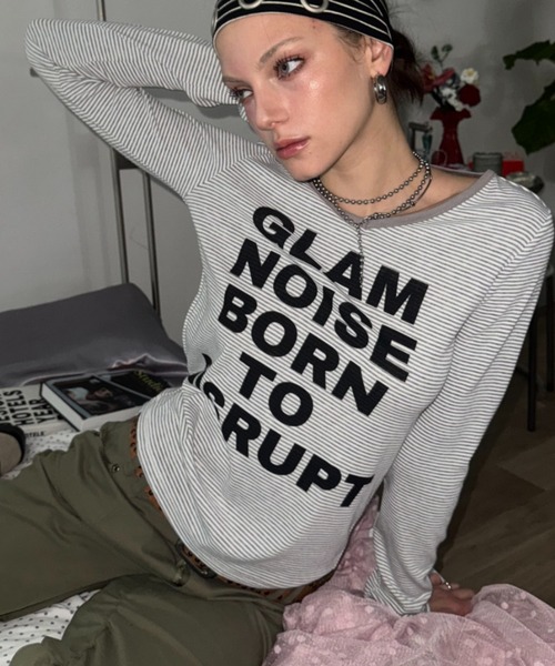 SHAGGIE（シャギー）の「Vネック細ボーダーロゴロンTEE（Tシャツ/カットソー・レディース・グリーン/レッド/グレー/ブラック・FREE）」の3枚目の写真