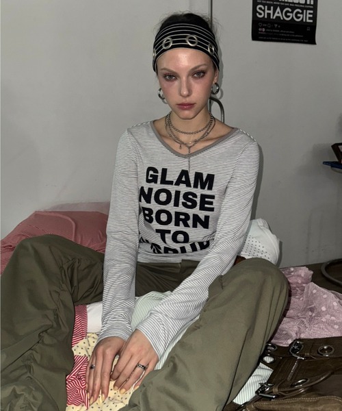 SHAGGIE(シャギー)の「Vネック細ボーダーロゴロンTEE(Tシャツ/カットソー・レディース・グリーン/レッド/グレー/ブラック・FREE)」の22枚目の写真