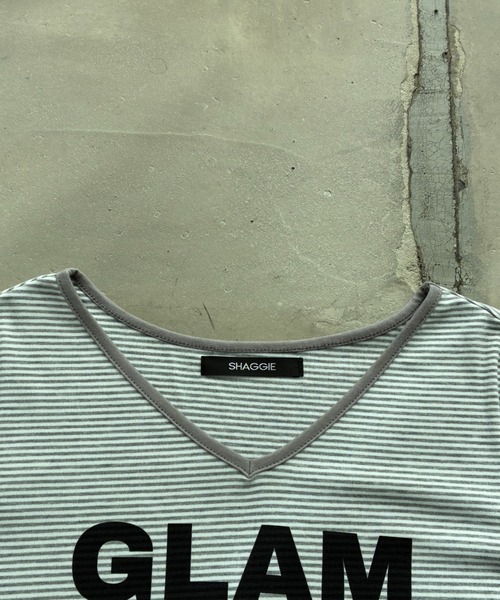 SHAGGIE(シャギー)の「Vネック細ボーダーロゴロンTEE(Tシャツ/カットソー・レディース・グリーン/レッド/グレー/ブラック・FREE)」の18枚目の写真