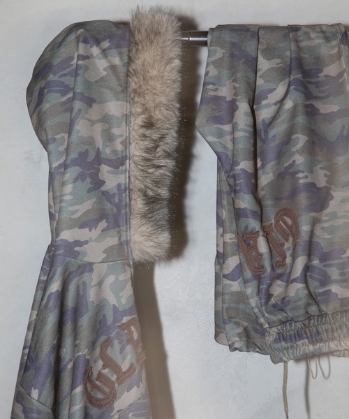 3.3 Field Trip (3.3フィールドトリップ)の「【セットアップ着用可能】3.3 Field Trip/フードファージップ(ファー取り外し可能)(パーカー・レディース・ブラック/グリーン系カモフラージュ/グレー系カモフラージュ/グレー・FREE)」の6枚目の写真