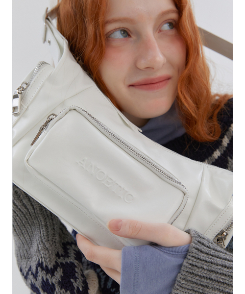 ANOETIC(アノエティック)の「ANC POCKET BAG_WHITE(メッセンジャーバッグ・レディース・ホワイト・FREE)」の4枚目の写真