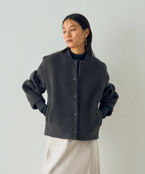 DESIGNWORKS（デザインワークス）の「SUPER140ウールコクーンスタジャンブルゾン（ブルゾン・レディース・キャメル・38）」の2枚目の写真