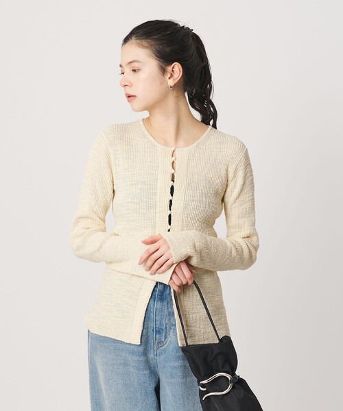 BEAUTY&YOUTH UNITED ARROWS（ビューティーアンドユースユナイテッドアローズ）の「コットンナイロンスラブ フロントボタン カーディガン（カーディガン/ボレロ・レディース・ライラック/ダークグレー/オフホワイト・FREE）」の2枚目の写真