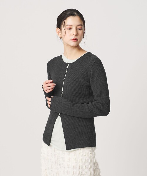 BEAUTY&YOUTH UNITED ARROWS（ビューティーアンドユースユナイテッドアローズ）の「コットンナイロンスラブ フロントボタン カーディガン（カーディガン/ボレロ・レディース・ライラック/ダークグレー/オフホワイト・FREE）」の5枚目の写真