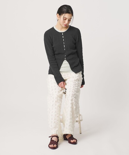 BEAUTY&YOUTH UNITED ARROWS（ビューティーアンドユースユナイテッドアローズ）の「コットンナイロンスラブ フロントボタン カーディガン（カーディガン/ボレロ・レディース・ライラック/ダークグレー/オフホワイト・FREE）」の6枚目の写真