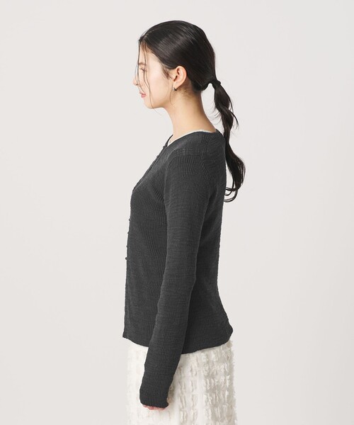 BEAUTY&YOUTH UNITED ARROWS（ビューティーアンドユースユナイテッドアローズ）の「コットンナイロンスラブ フロントボタン カーディガン（カーディガン/ボレロ・レディース・ライラック/ダークグレー/オフホワイト・FREE）」の14枚目の写真