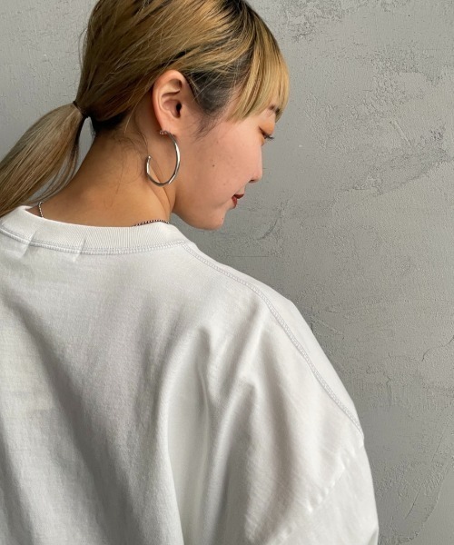 GYMPHLEX（ジムフレックス）の「【WEB先行予約】[GYMPHLEX/ジムフレックス] ワンポイントロゴ刺繍 ヘビーウェイトクルーネックロンT（Tシャツ/カットソー・レディース・ライトグレー/チャコールグレー/オフホワイト・L/M/XS）」の8枚目の写真