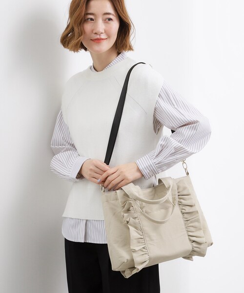 grove(グローブ)の「タテフリル2WAYトート(トートバッグ・レディース・グレー系2/ブラック/グレー・00)」の4枚目の写真