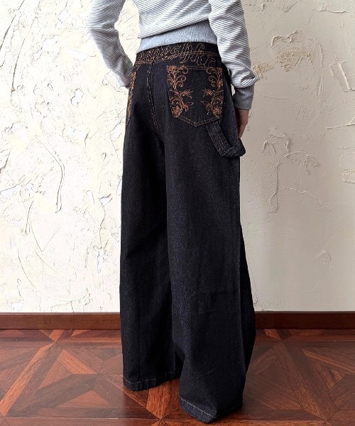 SHEENA(シーナ)の「バックフラワー刺繍ロゴポケットペインターワイドデニムパンツ(デニムパンツ・レディース・ブラック・S/M/L)」の9枚目の写真