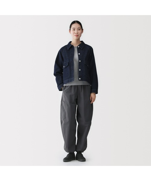 無印良品（ムジルシリョウヒン）の「婦人　柔らかい中敷を使用した　撥水　スリッポンスニーカー（スニーカー・レディース・オフホワイト/ブラック・22.0cm/22.5cm/23.0cm/23.5cm/24.0cm/24.5cm/25.0cm）」の14枚目の写真