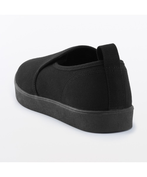 無印良品（ムジルシリョウヒン）の「婦人　柔らかい中敷を使用した　撥水　スリッポンスニーカー（スニーカー・レディース・オフホワイト/ブラック・22.0cm/22.5cm/23.0cm/23.5cm/24.0cm/24.5cm/25.0cm）」の9枚目の写真