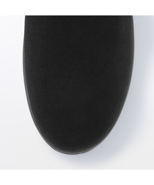 無印良品（ムジルシリョウヒン）の「婦人　柔らかい中敷を使用した　撥水　スリッポンスニーカー（スニーカー・レディース・オフホワイト/ブラック・22.0cm/22.5cm/23.0cm/23.5cm/24.0cm/24.5cm/25.0cm）」の8枚目の写真