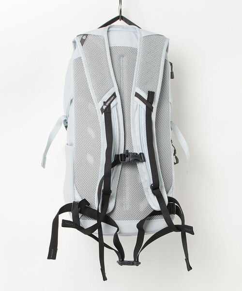 GREGORY(グレゴリー)の「ナノ18 NANO 18 セージホワイト(バックパック/リュック・メンズ・ホワイト系・ONE SIZE)」の2枚目の写真