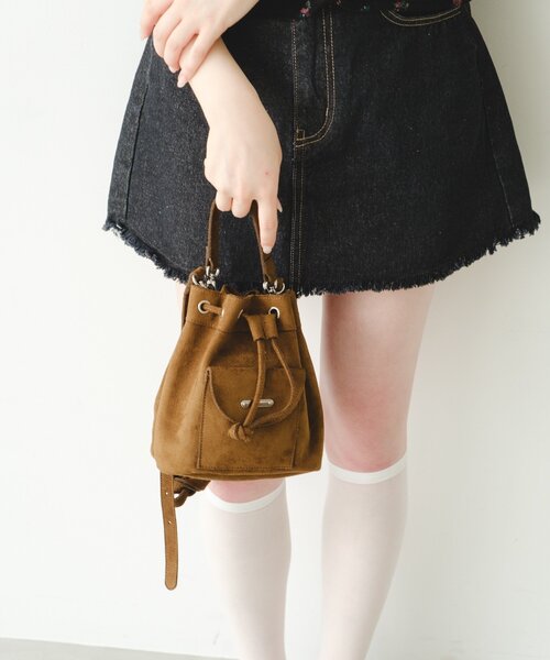 Kastane（カスタネ）の「【2026SSカタログ/4色展開】スエードミニバッグ（ショルダーバッグ・レディース・ピンク系その他/キャメル/ブラウン/ミント・FREE）」の6枚目の写真