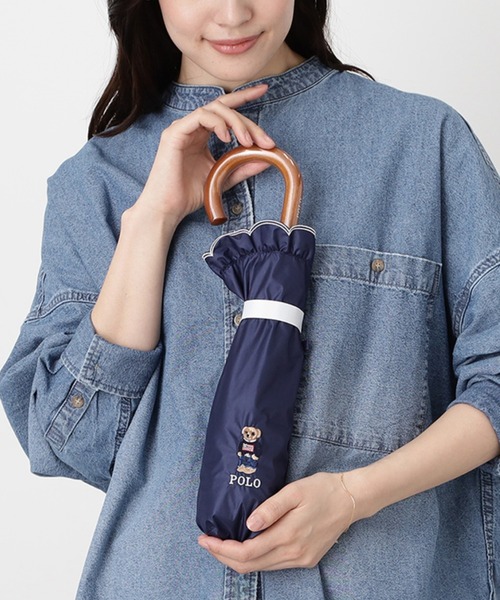 POLO RALPH LAUREN(ポロ ラルフ ローレン)の「【WEB限定】遮光100% 晴雨兼用日傘 2段折たたみ スカラフリル ワンポイント ”POLO FLAG BEAR”(折りたたみ傘・レディース・ダークブルー/ホワイト×ブルー/オフホワイト/ベージュ・FREE)」の4枚目の写真