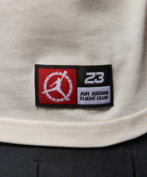 JORDAN BRAND(ジョーダンブランド)の「ジョーダン フライト ウィメンズ Tシャツ / Jordan Flight Women's T-Shirt IF3573-110 Pale Ivory(Tシャツ/カットソー・レディース・アイボリー・XL/S/M/L/XS)」の3枚目の写真