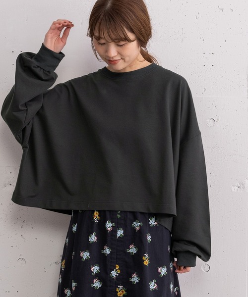 POU DOU DOU(プードゥドゥ)の「ミニ裏毛クロップドトップス(Tシャツ/カットソー・レディース・グレー/パープル/ダークグレー/ブルー・3)」の3枚目の写真