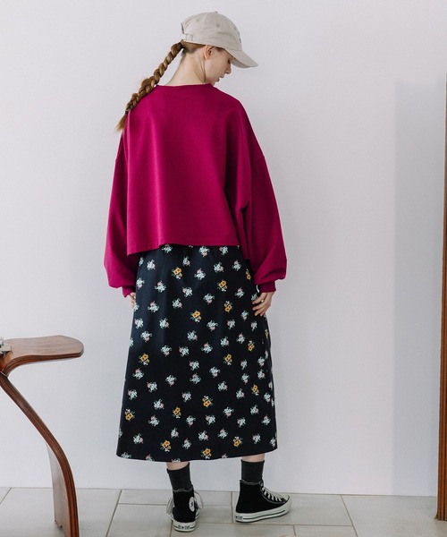 POU DOU DOU(プードゥドゥ)の「ミニ裏毛クロップドトップス(Tシャツ/カットソー・レディース・グレー/パープル/ダークグレー/ブルー・3)」の6枚目の写真