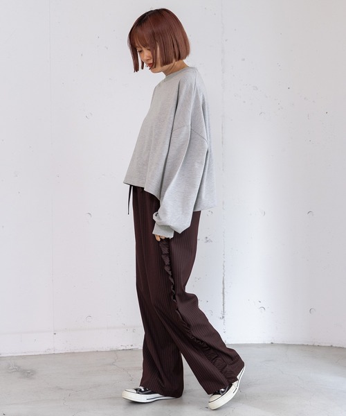 POU DOU DOU(プードゥドゥ)の「ミニ裏毛クロップドトップス(Tシャツ/カットソー・レディース・グレー/パープル/ダークグレー/ブルー・3)」の16枚目の写真