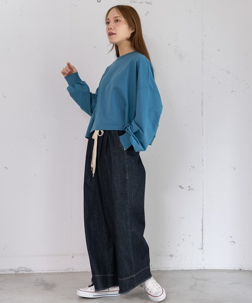 POU DOU DOU(プードゥドゥ)の「ミニ裏毛クロップドトップス(Tシャツ/カットソー・レディース・グレー/パープル/ダークグレー/ブルー・3)」の21枚目の写真