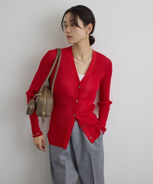 SALON adam et rope'(サロン アダム エ ロペ)の「【WEB限定】シアーリブニットVネックカーディガン(カーディガン/ボレロ・レディース・オフホワイト/ブラック/レッド/ブラウン・FREE)」の4枚目の写真