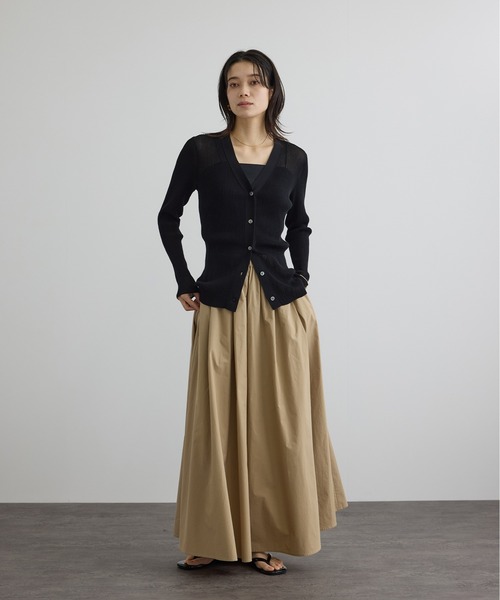 SALON adam et rope'(サロン アダム エ ロペ)の「【WEB限定】シアーリブニットVネックカーディガン(カーディガン/ボレロ・レディース・オフホワイト/ブラック/レッド/ブラウン・FREE)」の6枚目の写真