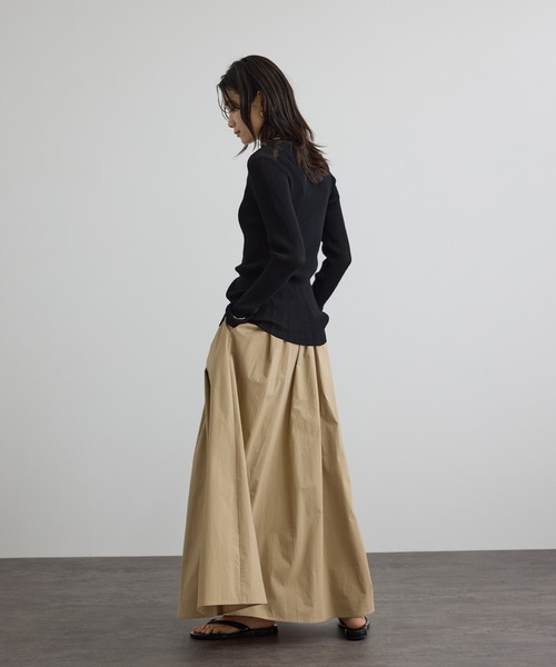 SALON adam et rope'(サロン アダム エ ロペ)の「【WEB限定】シアーリブニットVネックカーディガン(カーディガン/ボレロ・レディース・オフホワイト/ブラック/レッド/ブラウン・FREE)」の10枚目の写真