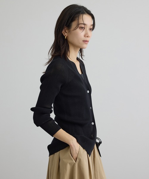 SALON adam et rope'(サロン アダム エ ロペ)の「【WEB限定】シアーリブニットVネックカーディガン(カーディガン/ボレロ・レディース・オフホワイト/ブラック/レッド/ブラウン・FREE)」の12枚目の写真