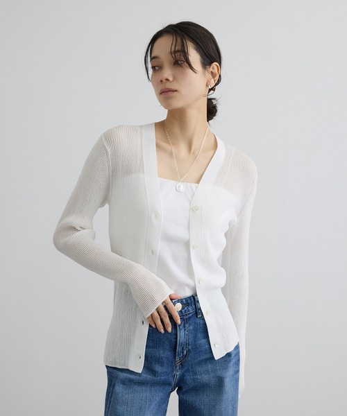 SALON adam et rope'(サロン アダム エ ロペ)の「【WEB限定】シアーリブニットVネックカーディガン(カーディガン/ボレロ・レディース・オフホワイト/ブラック/レッド/ブラウン・FREE)」の16枚目の写真