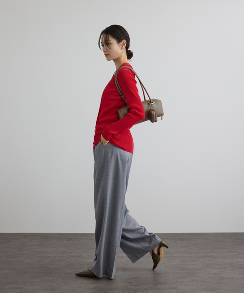 SALON adam et rope'(サロン アダム エ ロペ)の「【WEB限定】シアーリブニットVネックカーディガン(カーディガン/ボレロ・レディース・オフホワイト/ブラック/レッド/ブラウン・FREE)」の20枚目の写真