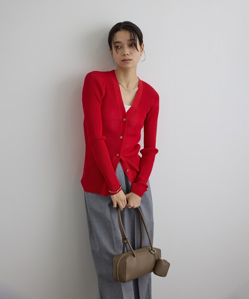 SALON adam et rope'(サロン アダム エ ロペ)の「【WEB限定】シアーリブニットVネックカーディガン(カーディガン/ボレロ・レディース・オフホワイト/ブラック/レッド/ブラウン・FREE)」の22枚目の写真