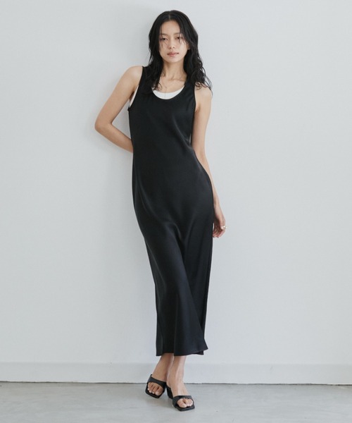 DRWCYS（ドロシーズ）の「サテンナローNSワンピース（ワンピース・レディース・モカ/ブラック・FREE）」の3枚目の写真