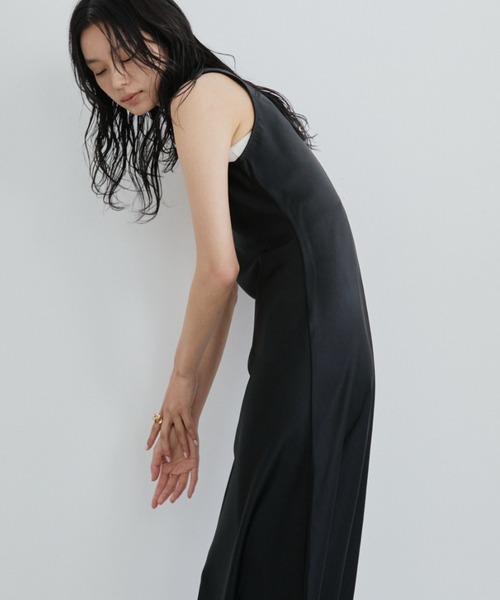 DRWCYS（ドロシーズ）の「サテンナローNSワンピース（ワンピース・レディース・モカ/ブラック・FREE）」の11枚目の写真