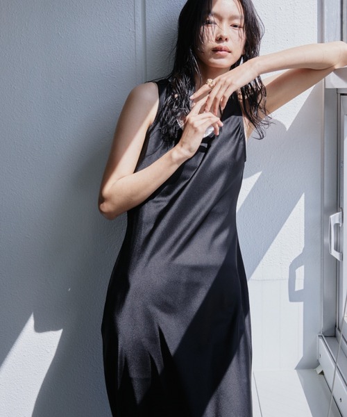 DRWCYS（ドロシーズ）の「サテンナローNSワンピース（ワンピース・レディース・モカ/ブラック・FREE）」の15枚目の写真