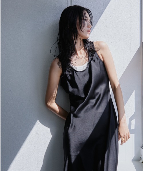 DRWCYS（ドロシーズ）の「サテンナローNSワンピース（ワンピース・レディース・モカ/ブラック・FREE）」の16枚目の写真
