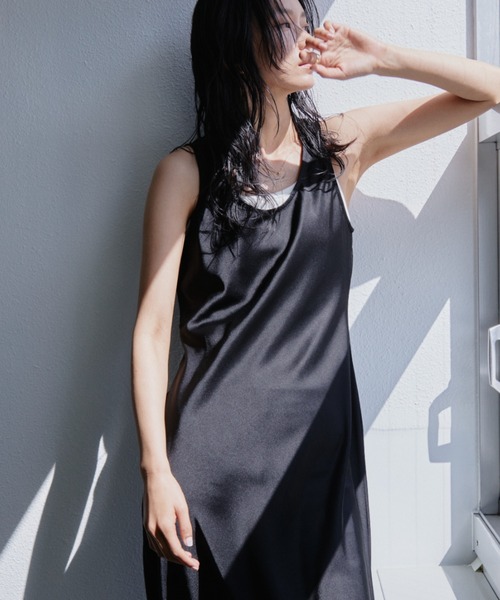 DRWCYS（ドロシーズ）の「サテンナローNSワンピース（ワンピース・レディース・モカ/ブラック・FREE）」の17枚目の写真