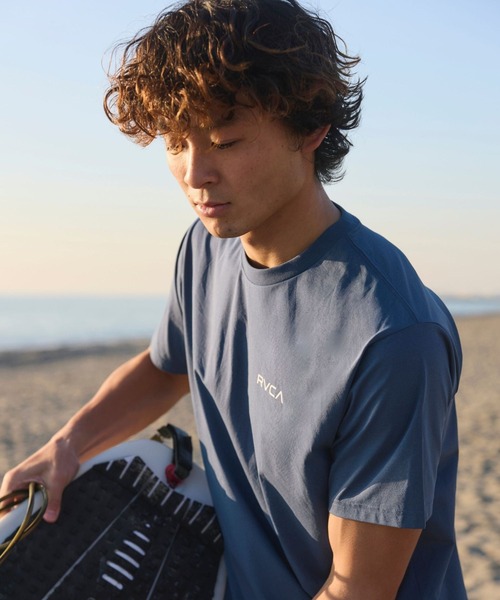 RVCA(ルーカ)の「RVCA メンズ RVCA STRAIGHT WAY サーフTシャツ 【2026年春夏モデル】(Tシャツ/カットソー・メンズ・ダークブルー/ホワイト/グレー/ブラック・X-LARGE/LARGE/MEDIUM/SMALL)」の15枚目の写真