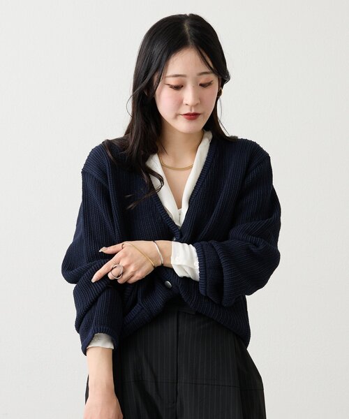 russet(ラシット)の「ノーカラーニットジャケット(カーディガン/ボレロ・レディース・アイボリー/ネイビー・FREE)」の3枚目の写真