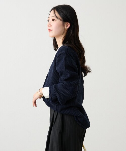 russet(ラシット)の「ノーカラーニットジャケット(カーディガン/ボレロ・レディース・アイボリー/ネイビー・FREE)」の4枚目の写真