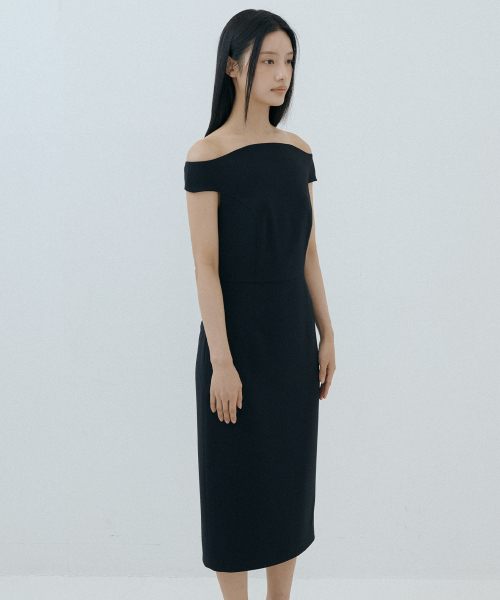 LUCIR ZU（ルシールズ）の「Curved Off-Shoulder Dress (black)（ワンピース・レディース・その他・SMALL/MEDIUM）」の2枚目の写真