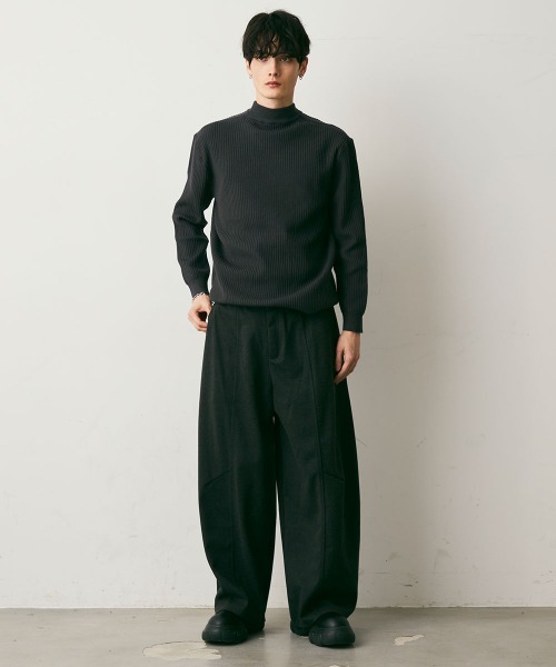 Shoowtime(ショウタイム)の「Wool-Like Center Seam Wide Slacks / ウールライクセンターシームワイドスラックス(スラックス・メンズ・チャコールグレー/ブラック・X-LARGE/LARGE/MEDIUM)」の7枚目の写真